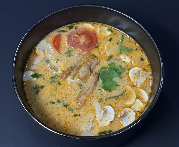 Том-ям с курицей