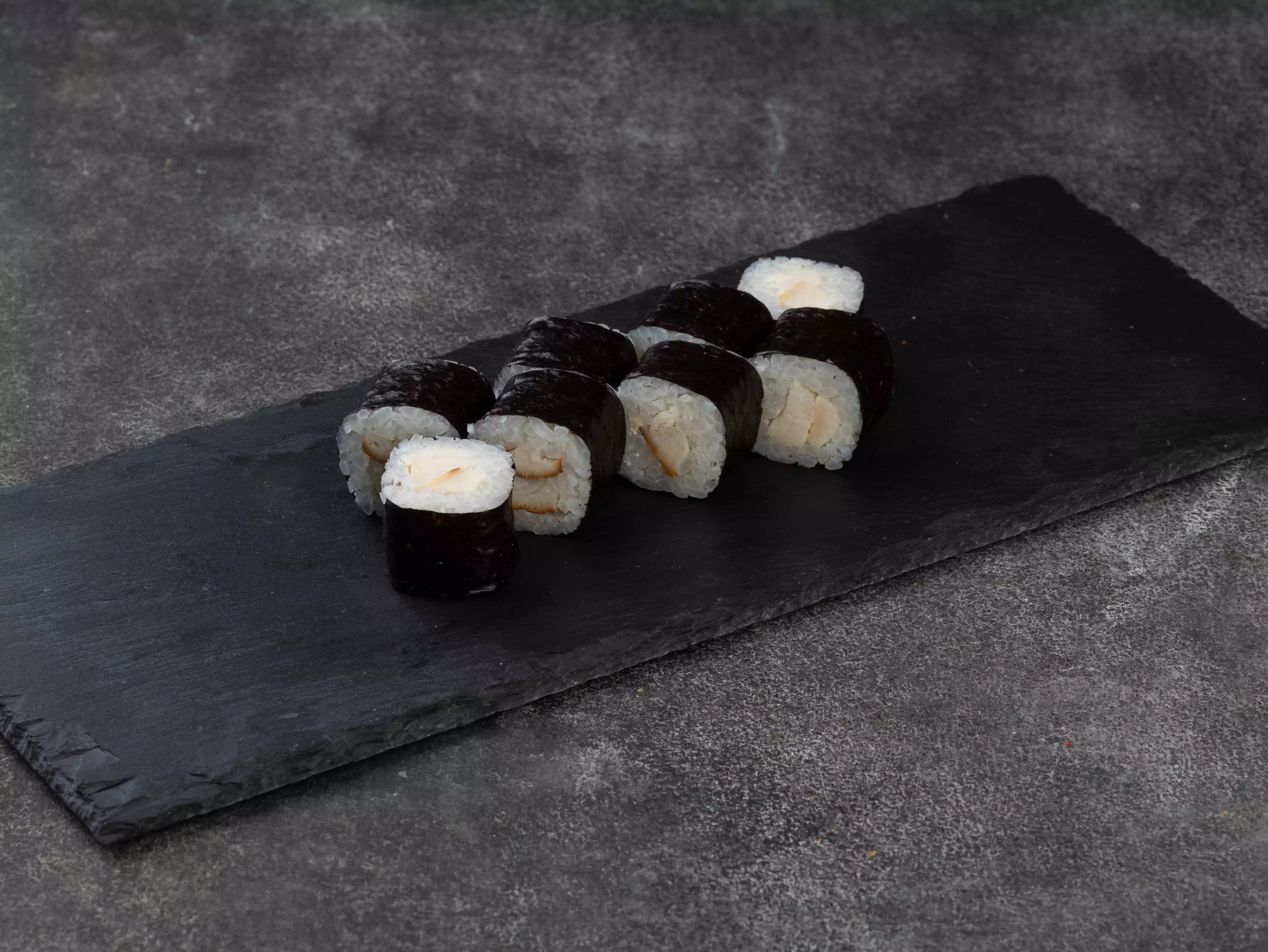 Маки с копченой курицей